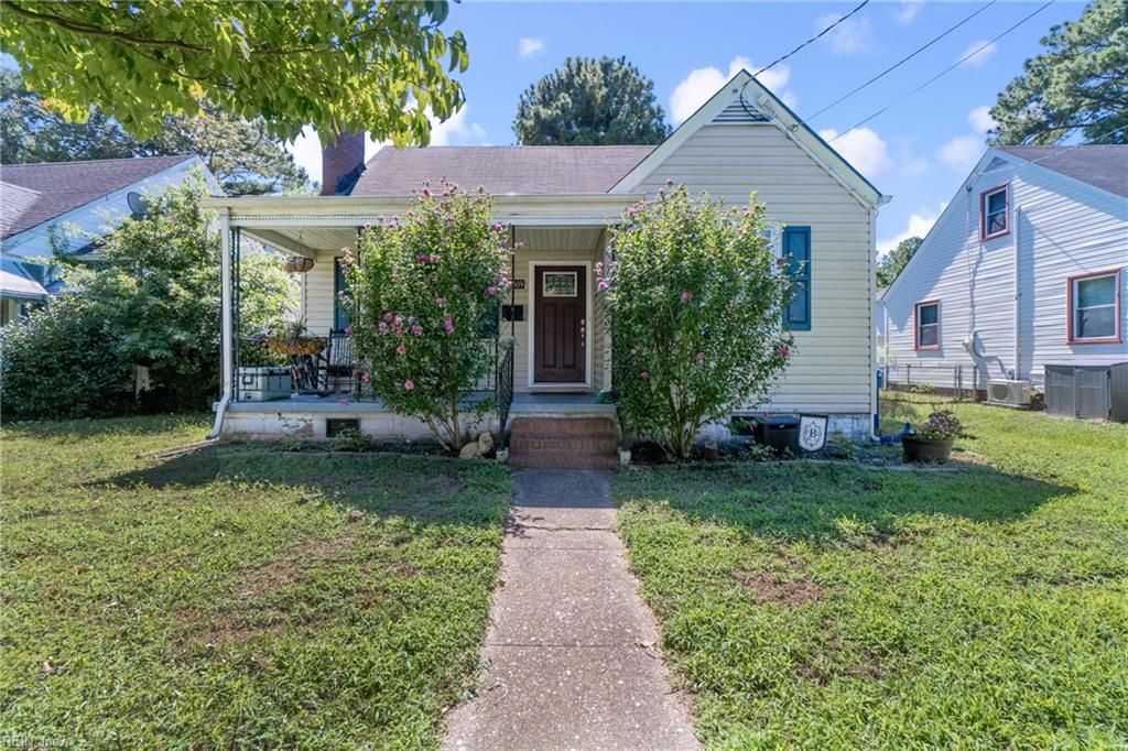 Photo of 2309 Leckie Street, Portsmouth, VA 23704 (MLS # 10635497)