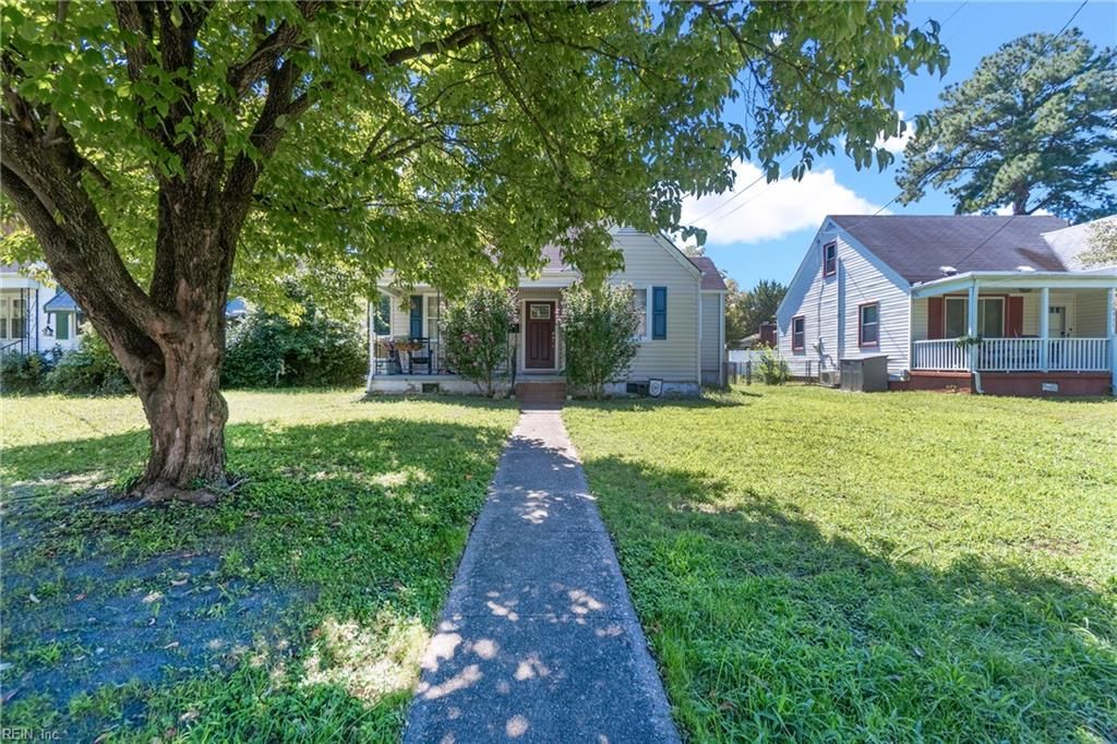 Photo of 2309 Leckie Street, Portsmouth, VA 23704 (MLS # 10635497)