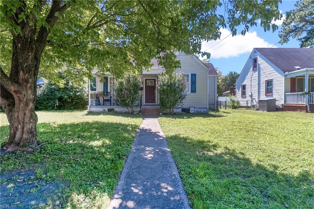 Photo of 2309 Leckie Street, Portsmouth, VA 23704 (MLS # 10635497)