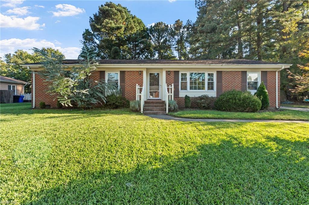 Photo of 5817 Craneybrook Lane, Portsmouth, VA 23703 (MLS # 10658132)
