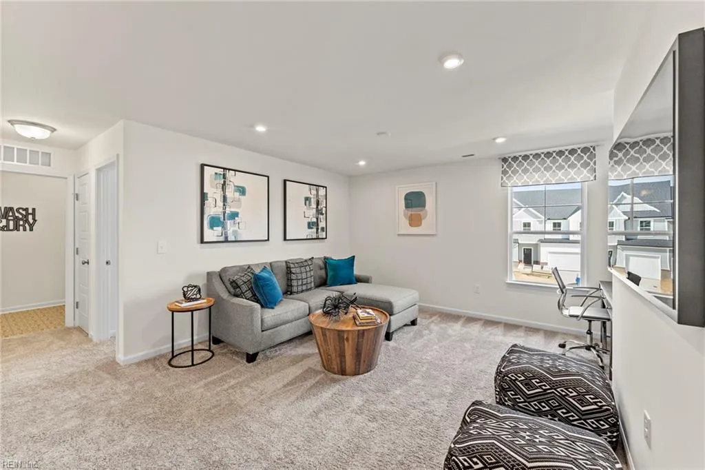 Suffolk, Virginia 23434, United States, 5 Bedrooms Bedrooms, ,3 BathroomsBathrooms,Residential,Active,171219