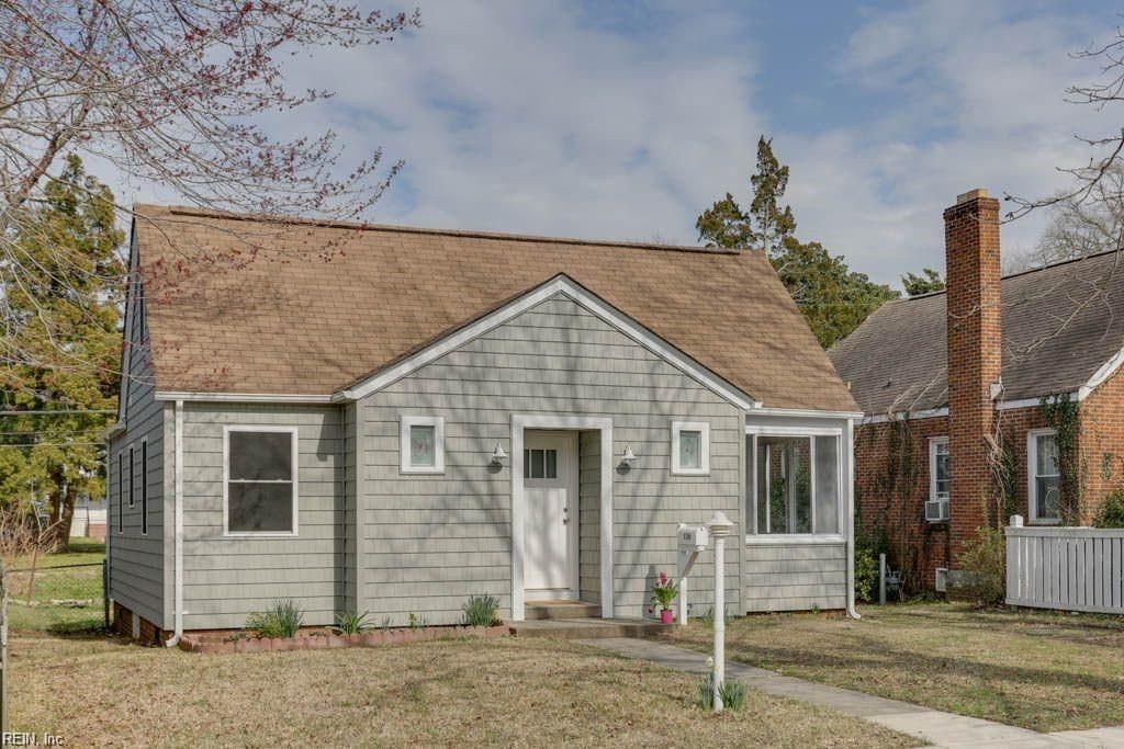 Photo of 136 Chesterfield Road, Hampton, VA 23661 (MLS # 10614856)