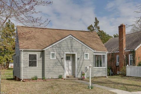 Photo of 136 Chesterfield Road, Hampton, VA 23661 (MLS # 10614856)