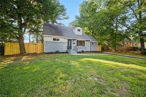 Photo of 805 Aragona Boulevard, Virginia Beach, VA 23455 (MLS # 10652499)