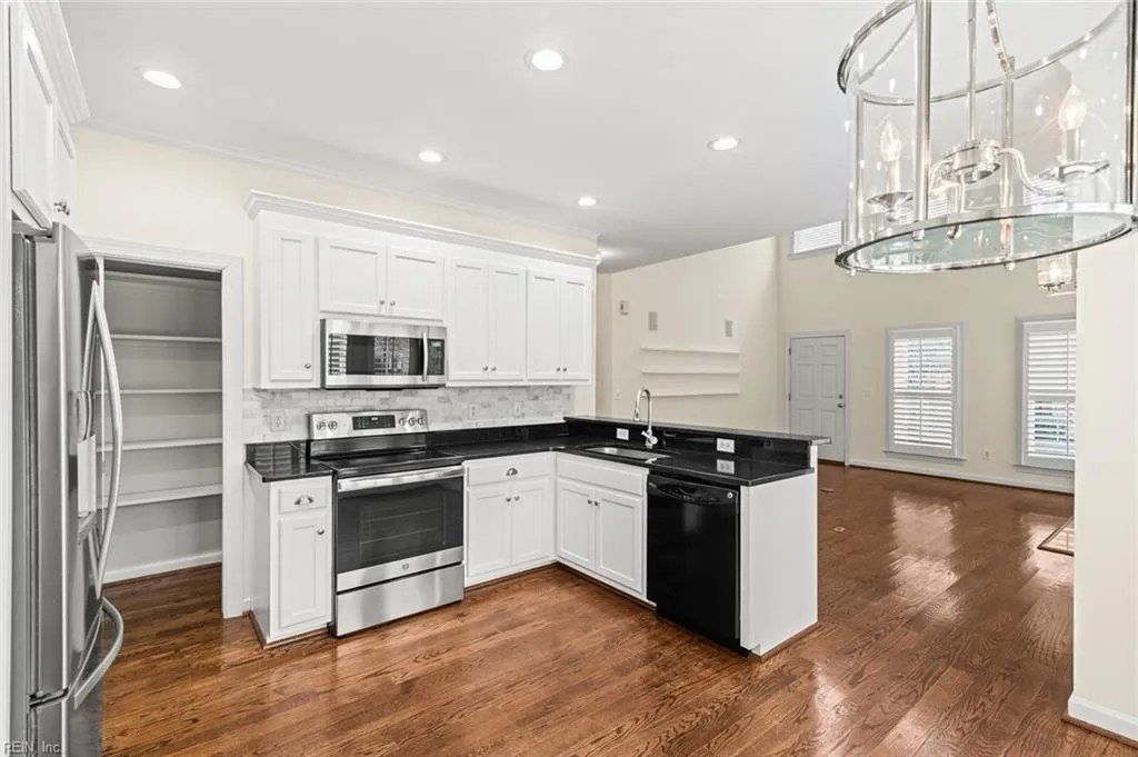 Newport News, Virginia 23606, United States, 3 Bedrooms Bedrooms, ,3 BathroomsBathrooms,Residential,Active,6351