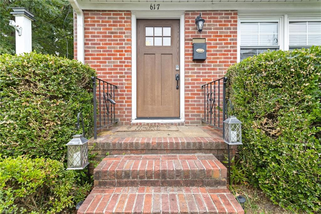 617 Redheart DR