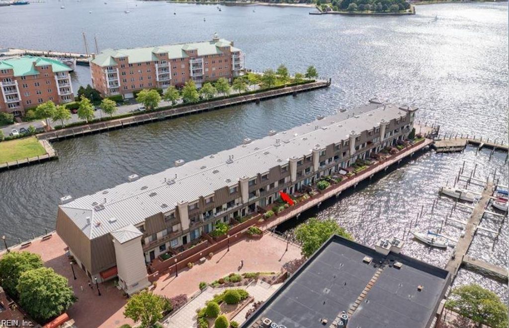 Photo of 401 College Place #17, Norfolk, VA 23510 (MLS # 10606657)