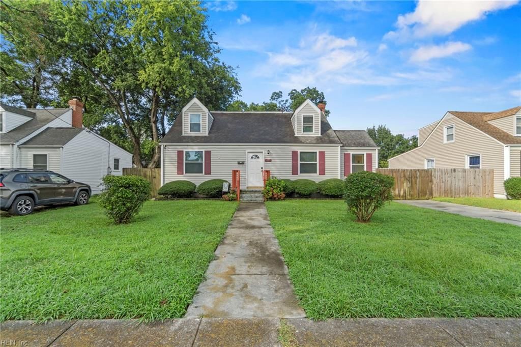 Photo of 12 Greenbrier Road, Portsmouth, VA 23707 (MLS # 10610610)