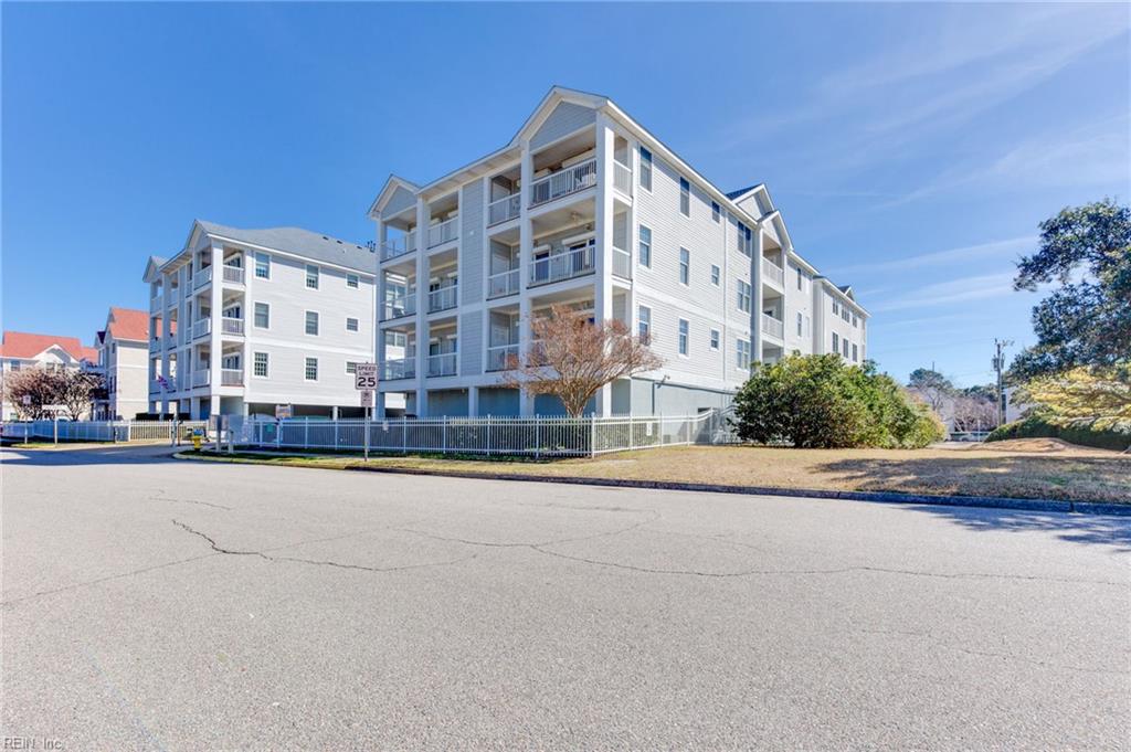 Photo of 2300 Page Harbor Landing #204, Virginia Beach, VA 23451 (MLS # 10655251)