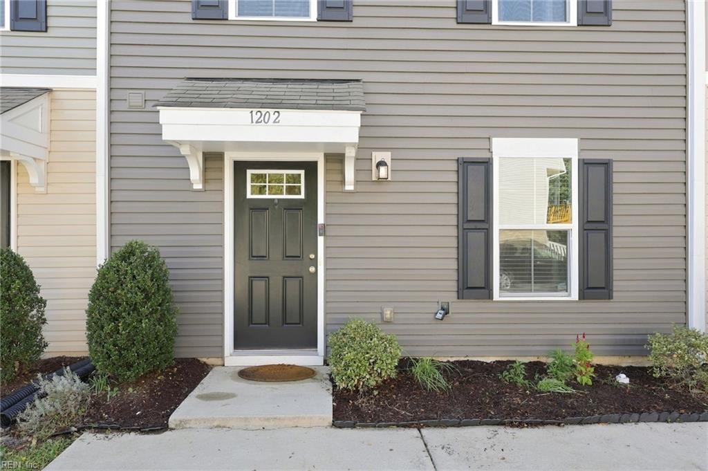 Photo of 1202 Lakeview Cove, Smithfield, VA 23430 (MLS # 10656043)