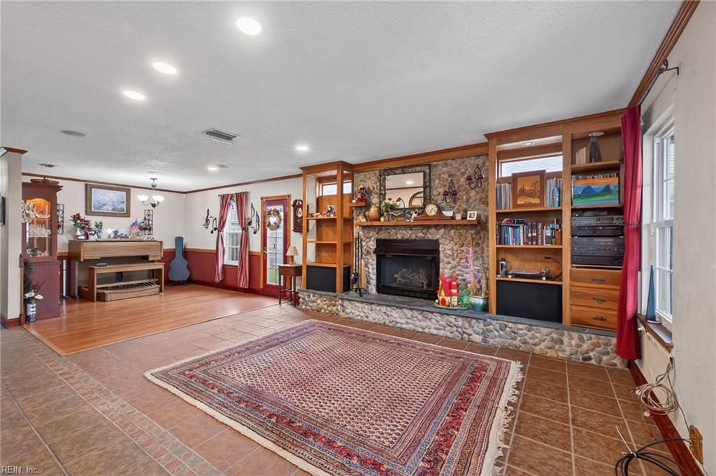 Photo of 1093 Casanova Drive, Virginia Beach, VA 23454 (MLS # 10607057)