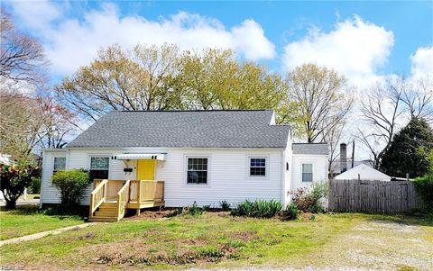 Photo of 4 Howard Court, Newport News, VA 23601 (MLS # 10623072)