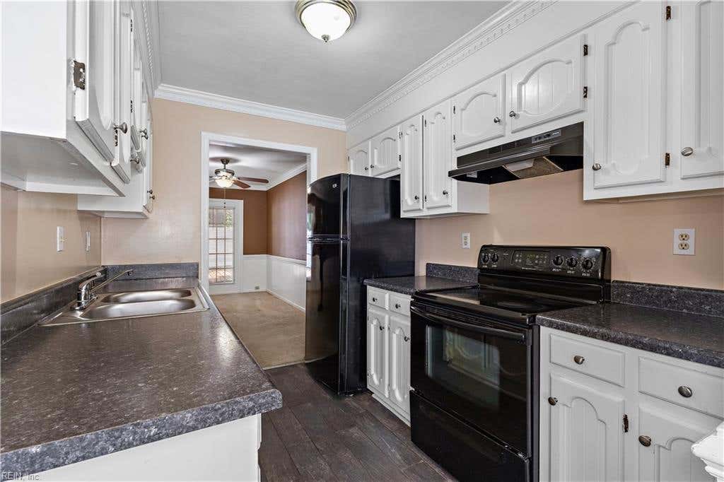 Photo of 5795 Rivermill Circle, Portsmouth, VA 23703 (MLS # 10650469)