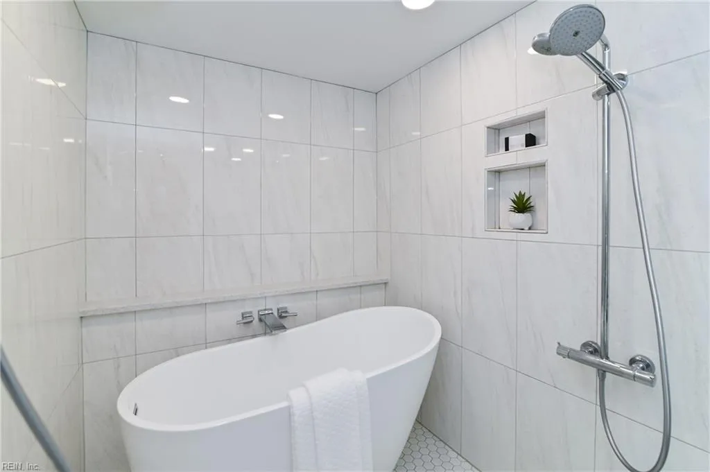 Norfolk, Virginia 23510, United States, 3 Bedrooms Bedrooms, ,2 BathroomsBathrooms,Residential,Active,106643