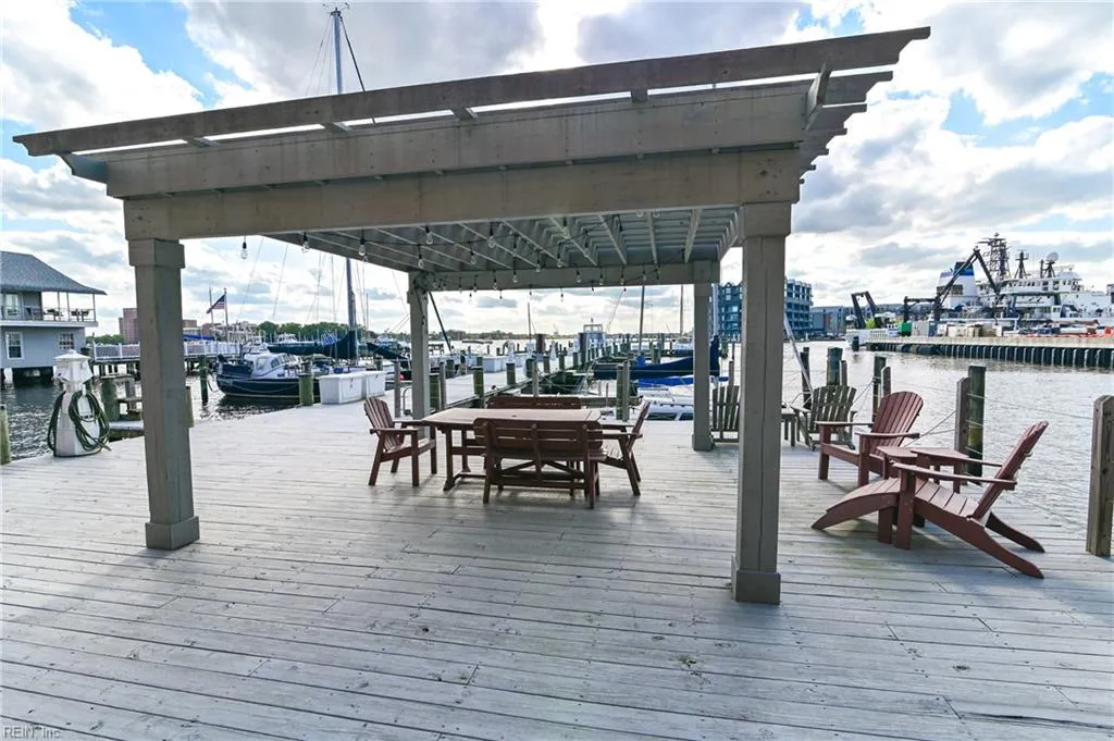 Norfolk, Virginia 23510, United States, 3 Bedrooms Bedrooms, ,2 BathroomsBathrooms,Residential,Active,106643