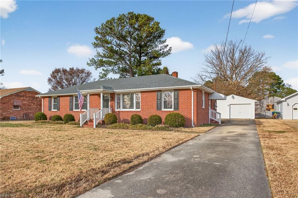 Photo of 420 Williams Road, Suffolk, VA 23434 (MLS # 10613896)