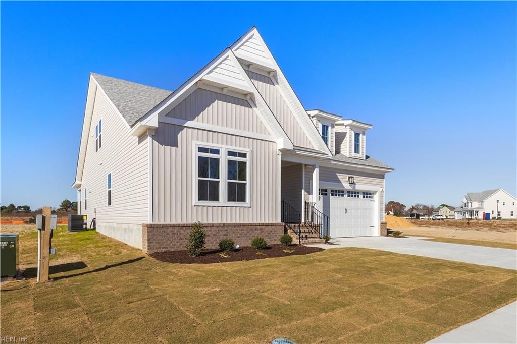 Photo of 8 Apron Drive, Suffolk, VA 23434 (MLS # 10620004)