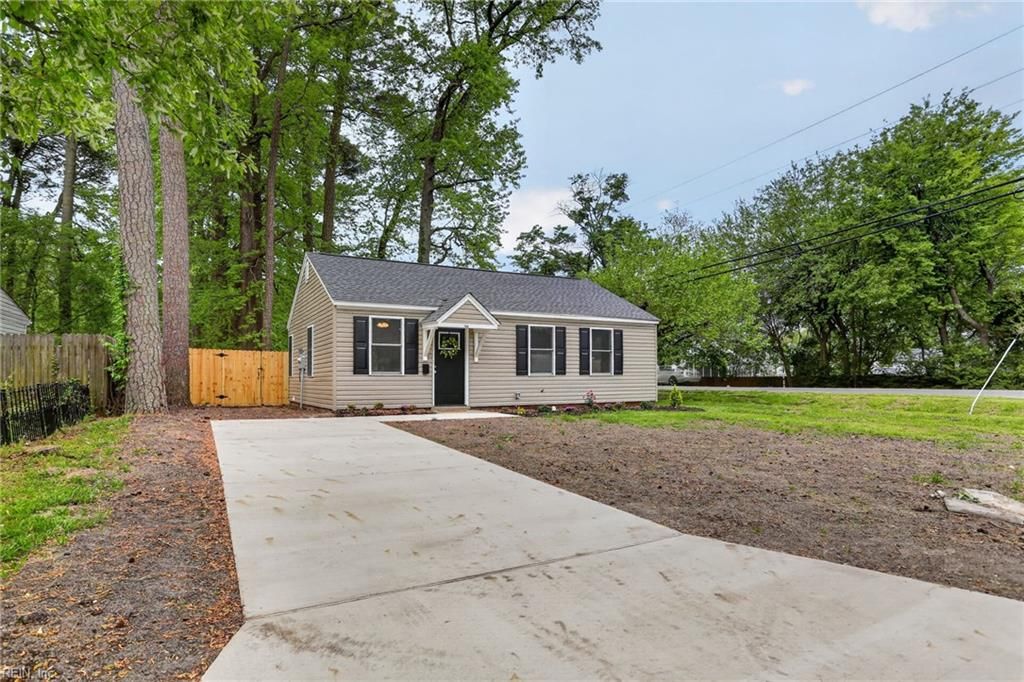 Photo of 100 Lexington Street, Hampton, VA 23669 (MLS # 10629684)