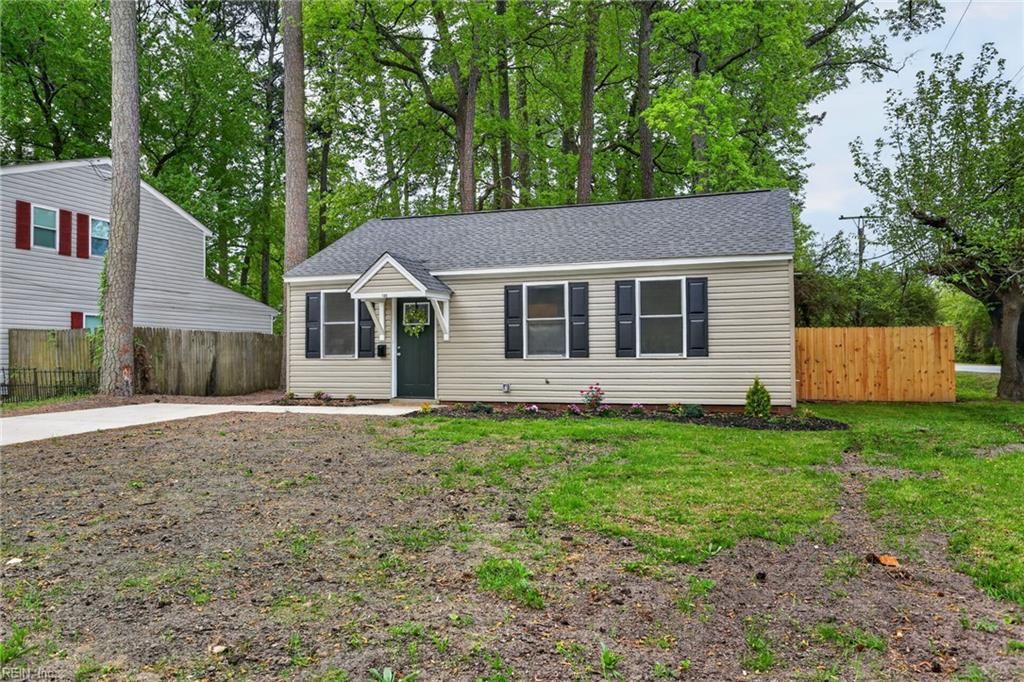 Photo of 100 Lexington Street, Hampton, VA 23669 (MLS # 10629684)