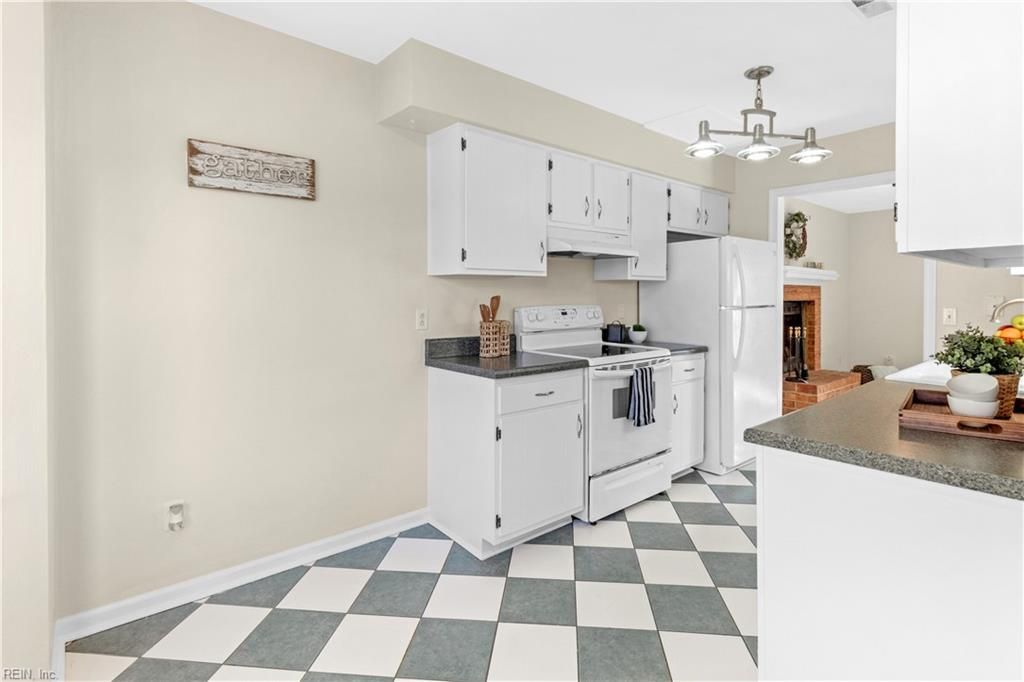 Photo of 2400 Julie Court, Virginia Beach, VA 23454 (MLS # 10624020)