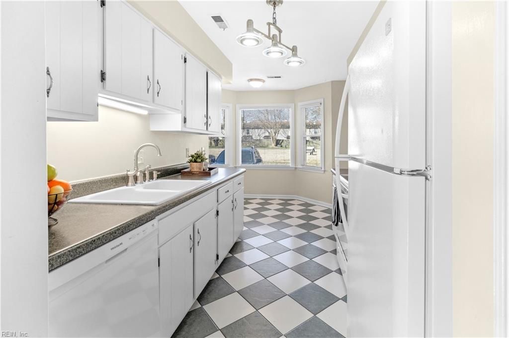 Photo of 2400 Julie Court, Virginia Beach, VA 23454 (MLS # 10624020)