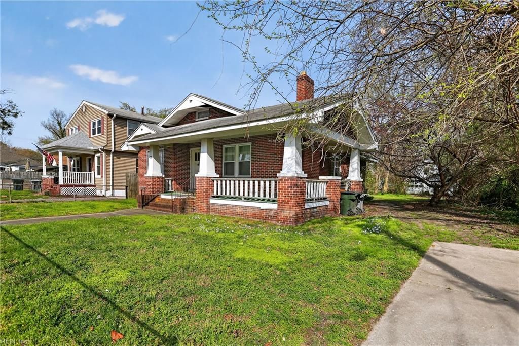 Photo of 7 South Cypress Street, Hampton, VA 23669 (MLS # 10626909)