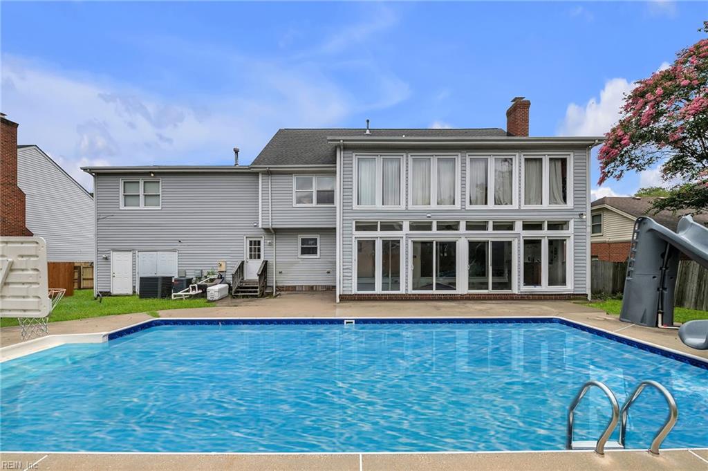 1221 Hartford DR