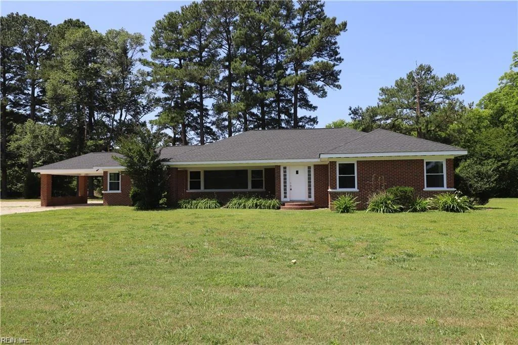 132 S County Drive, Wakefield, VA, 23888