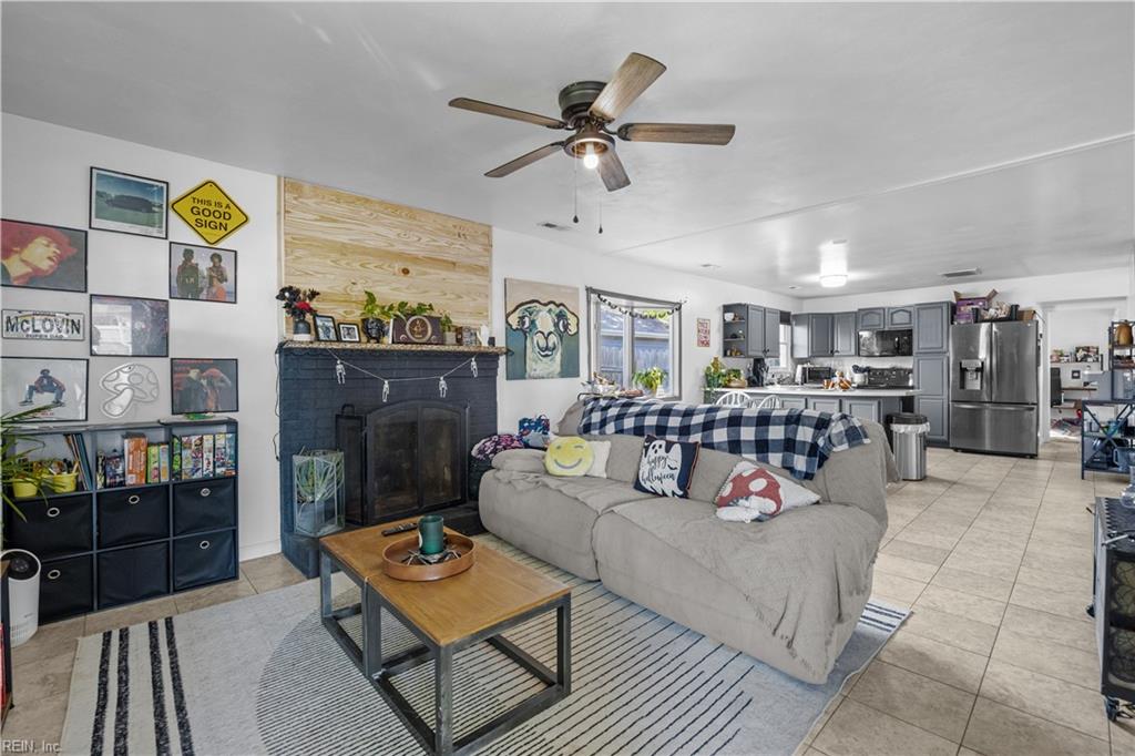 3413 Woodburne DR