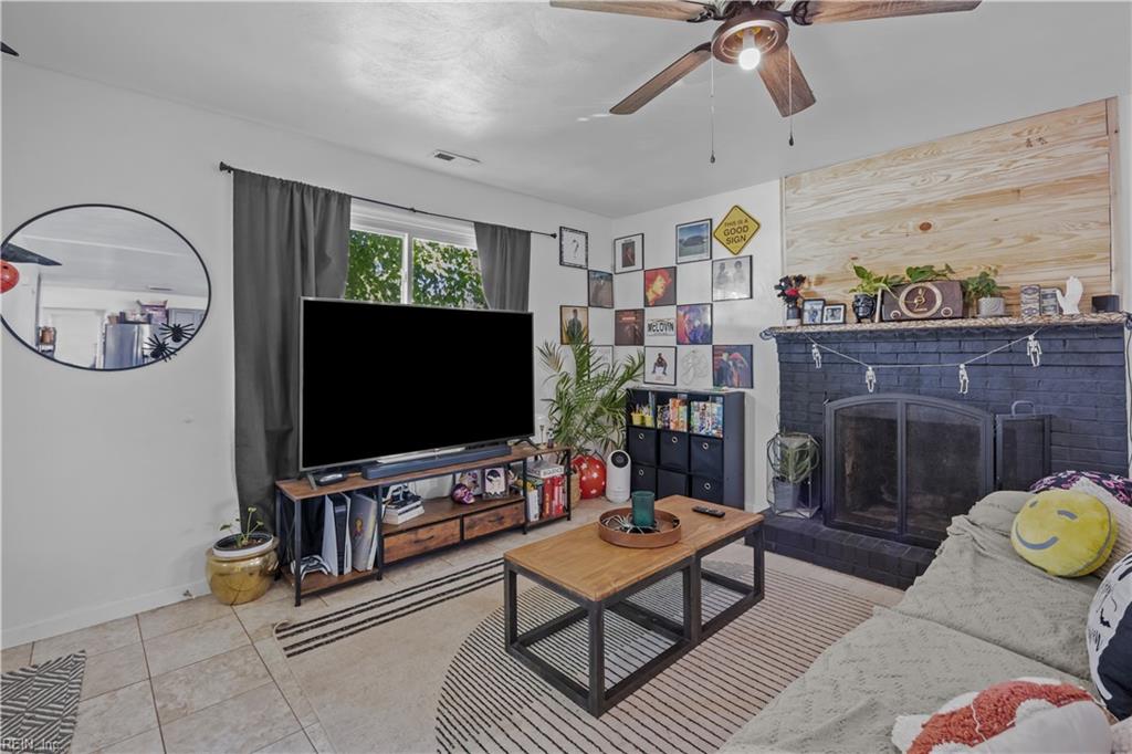 3413 Woodburne DR