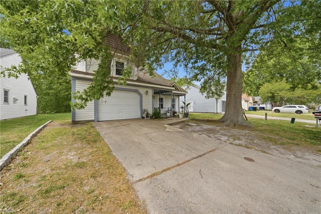 Photo of 636 Bridgewater Arch, Virginia Beach, VA 23462 (MLS # 10632232)