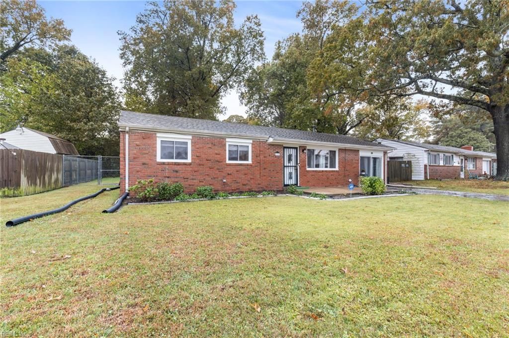 Photo of 1118 Fontana Avenue, Chesapeake, VA 23325 (MLS # 10608174)