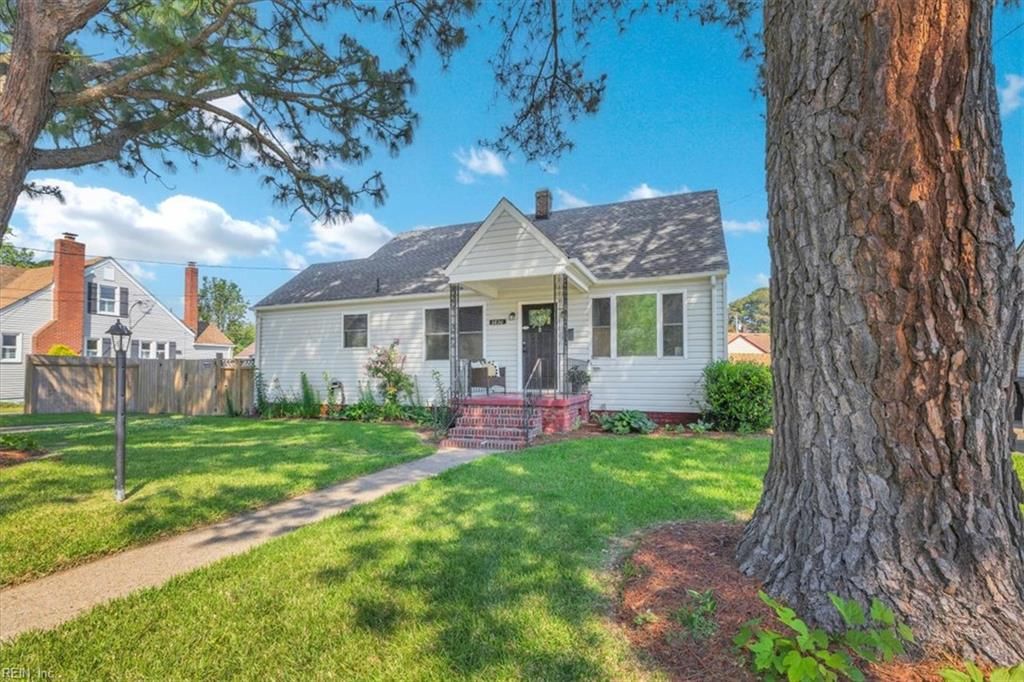 Photo of 3820 Kingman Avenue, Portsmouth, VA 23701 (MLS # 10635594)
