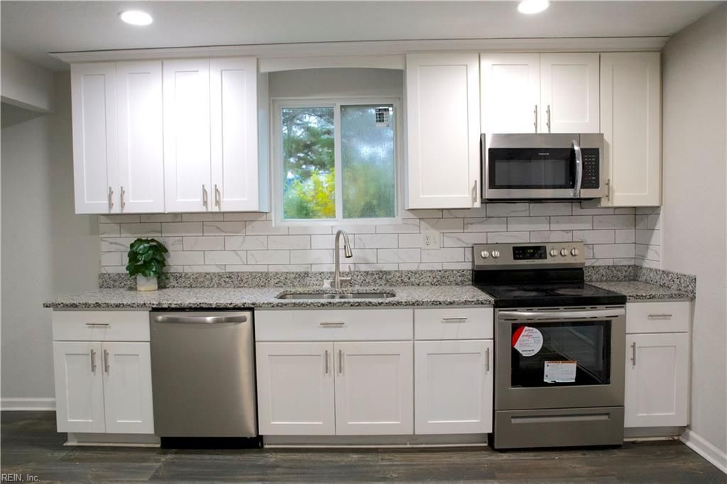 Photo of 20 Jordan Lane Lane, Portsmouth, VA 23703 (MLS # 10612090)