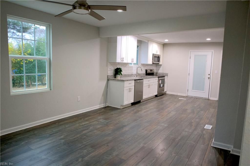 Photo of 20 Jordan Lane Lane, Portsmouth, VA 23703 (MLS # 10612090)