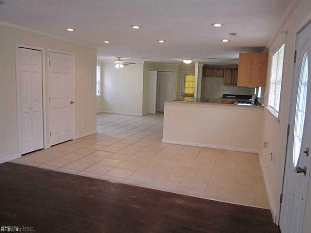 Photo of 20 Robinson Drive, Newport News, VA 23601 (MLS # 10613001)