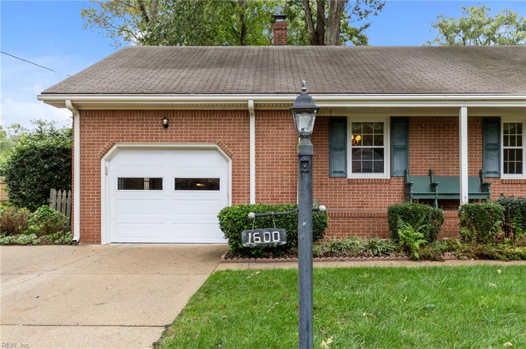 1600 Maycraft RD