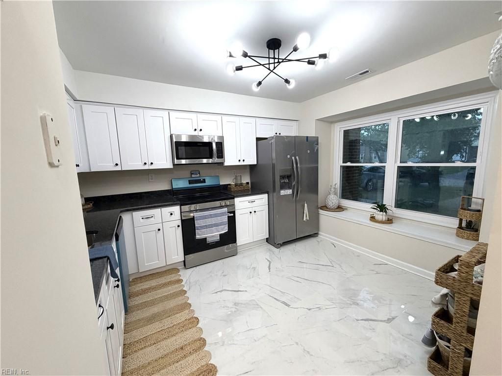 Photo of 1563 Crescent Pointe Lane, Virginia Beach, VA 23453 (MLS # 10641572)