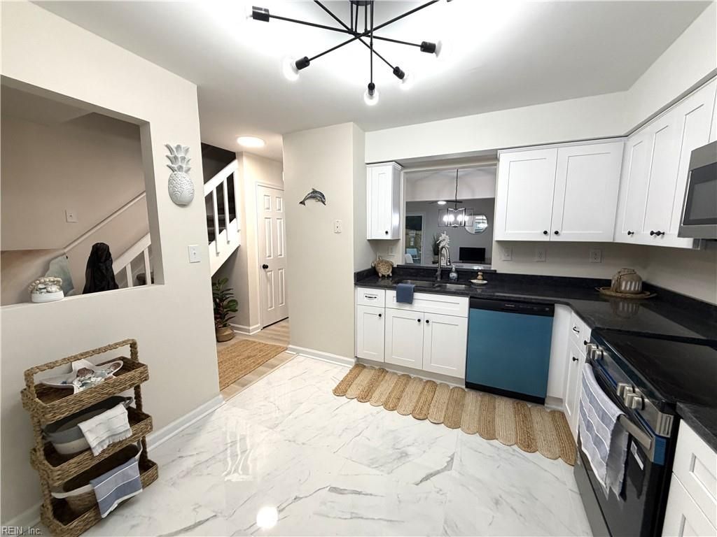 Photo of 1563 Crescent Pointe Lane, Virginia Beach, VA 23453 (MLS # 10641572)