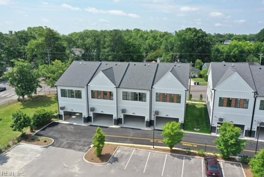 Photo of 410 Carolina Avenue, Norfolk, VA 23508 (MLS # 10633064)