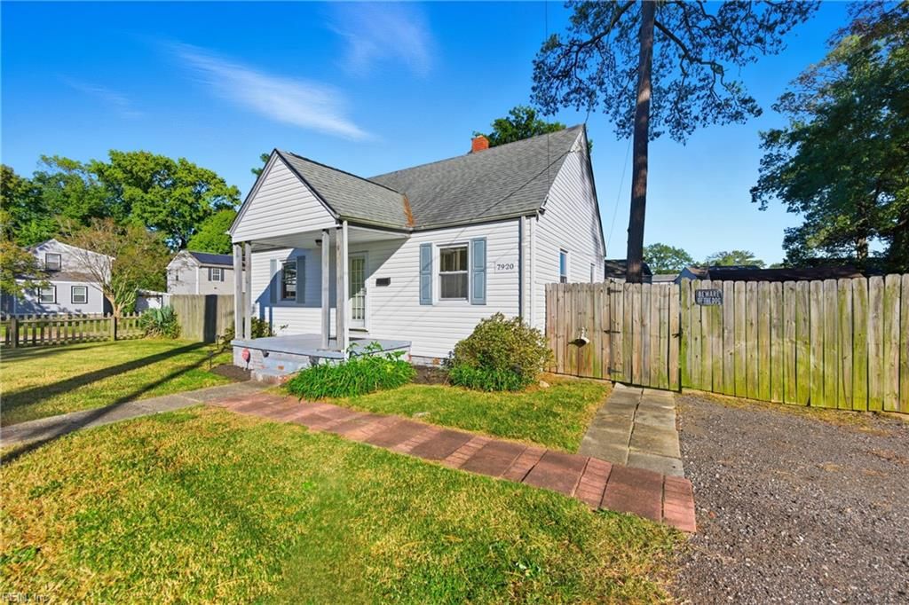Photo of 7920 E Glen Road, Norfolk, VA 23505 (MLS # 10606778)