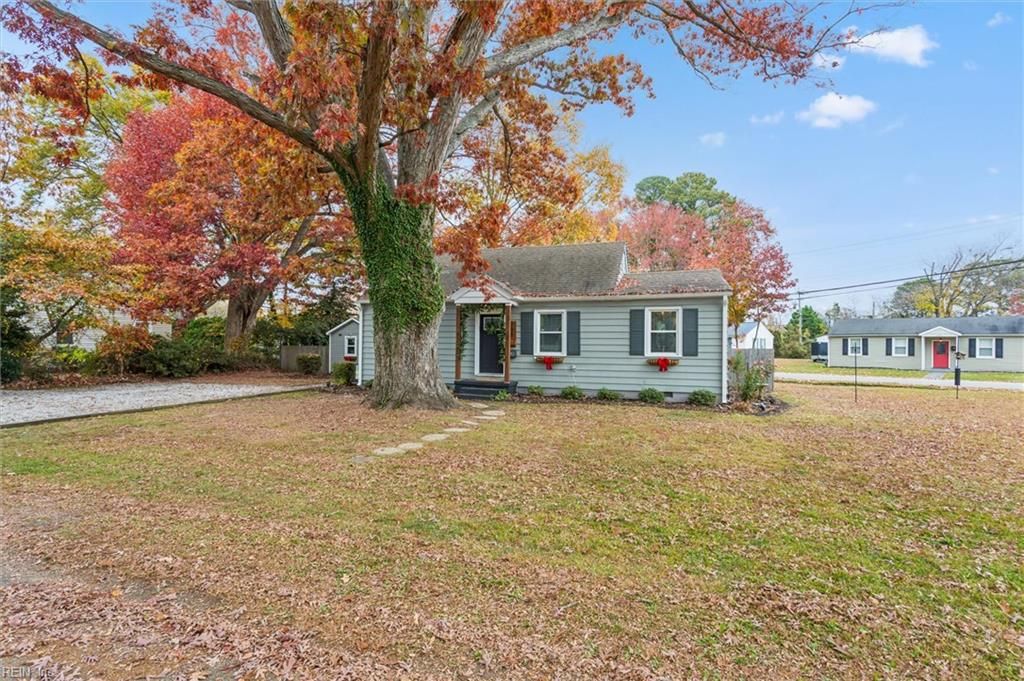 Photo of 308 Mattox Drive, Newport News, VA 23601 (MLS # 10611366)