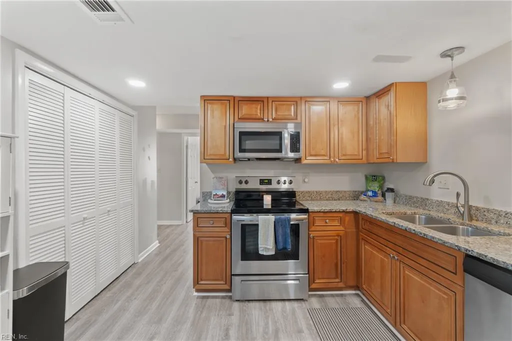 Virginia Beach, Virginia 23462, United States, 3 Bedrooms Bedrooms, ,2 BathroomsBathrooms,Residential,Active,3793