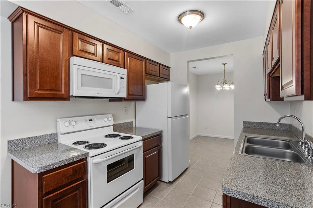758 Spence CIR