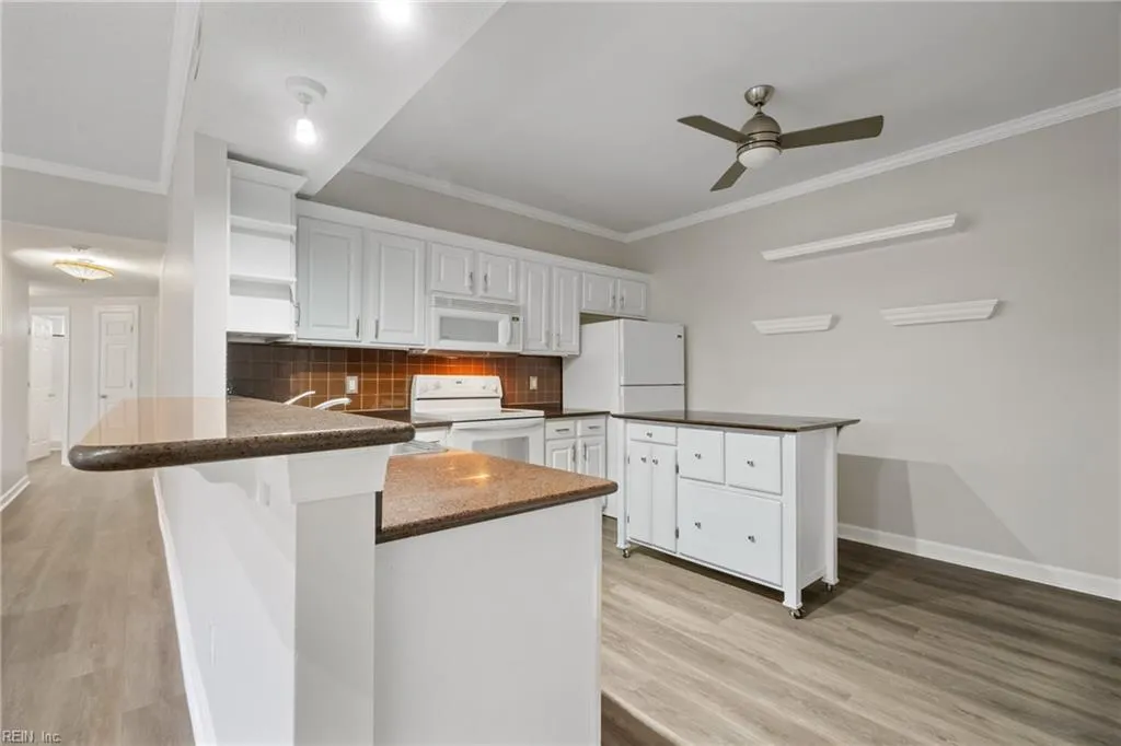 Virginia Beach, Virginia 23456, United States, 3 Bedrooms Bedrooms, ,2 BathroomsBathrooms,Residential,Pending,27425