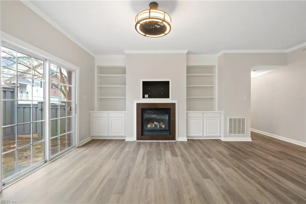 Virginia Beach, Virginia 23456, United States, 3 Bedrooms Bedrooms, ,2 BathroomsBathrooms,Residential,Pending,27425