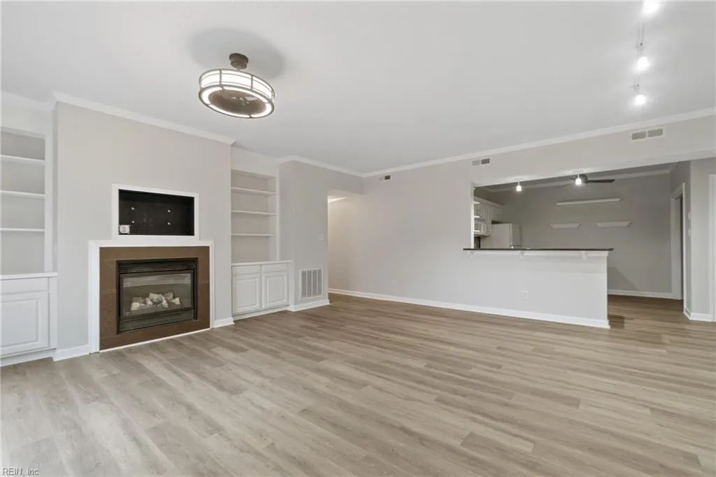 Virginia Beach, Virginia 23456, United States, 3 Bedrooms Bedrooms, ,2 BathroomsBathrooms,Residential,Pending,27425