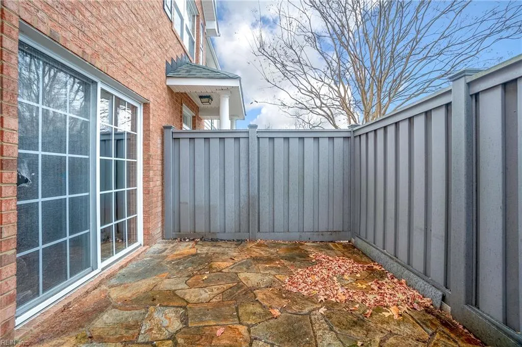 Virginia Beach, Virginia 23456, United States, 3 Bedrooms Bedrooms, ,2 BathroomsBathrooms,Residential,Pending,27425