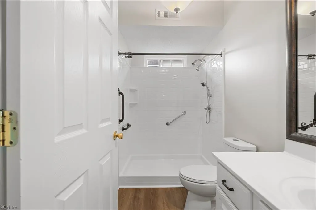 Virginia Beach, Virginia 23456, United States, 3 Bedrooms Bedrooms, ,2 BathroomsBathrooms,Residential,Pending,27425