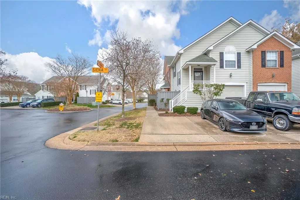 Virginia Beach, Virginia 23456, United States, 3 Bedrooms Bedrooms, ,2 BathroomsBathrooms,Residential,Pending,27425